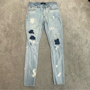 Serenade light washed distressed torn jeans Sz 31